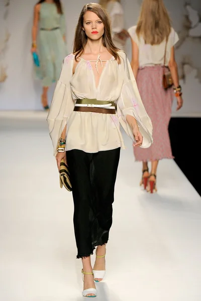Look 37